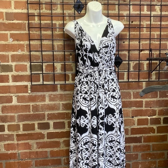 new directions Dresses & Skirts - New directions long dress